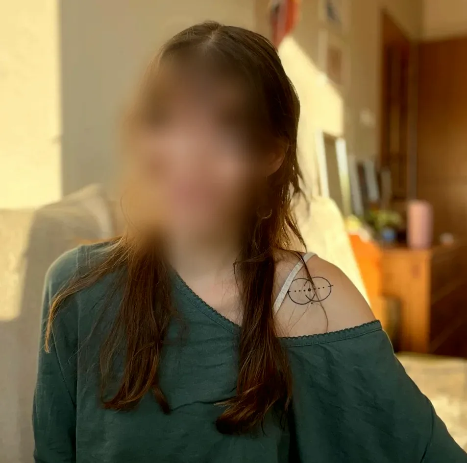 Ayesha, 28