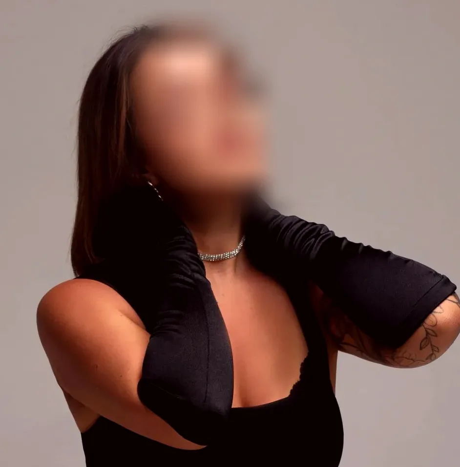 Ellie, 31